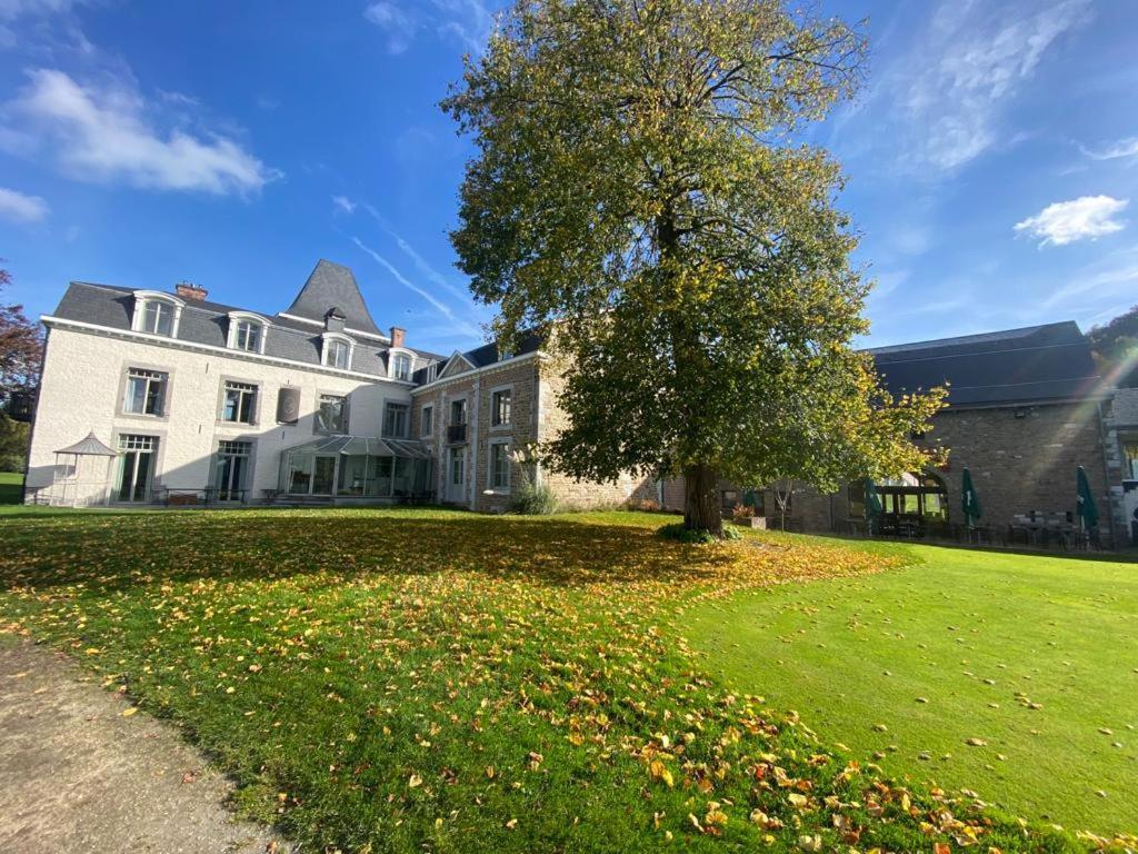 La Chambre Et Le Studio Du Chateau Du Golf De Bernalmont Lieja Exterior foto