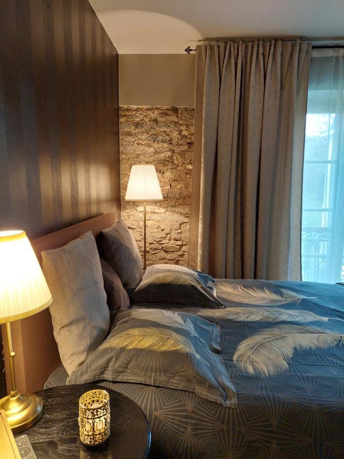La Chambre Et Le Studio Du Chateau Du Golf De Bernalmont Lieja Exterior foto