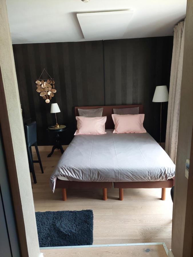 La Chambre Et Le Studio Du Chateau Du Golf De Bernalmont Lieja Exterior foto