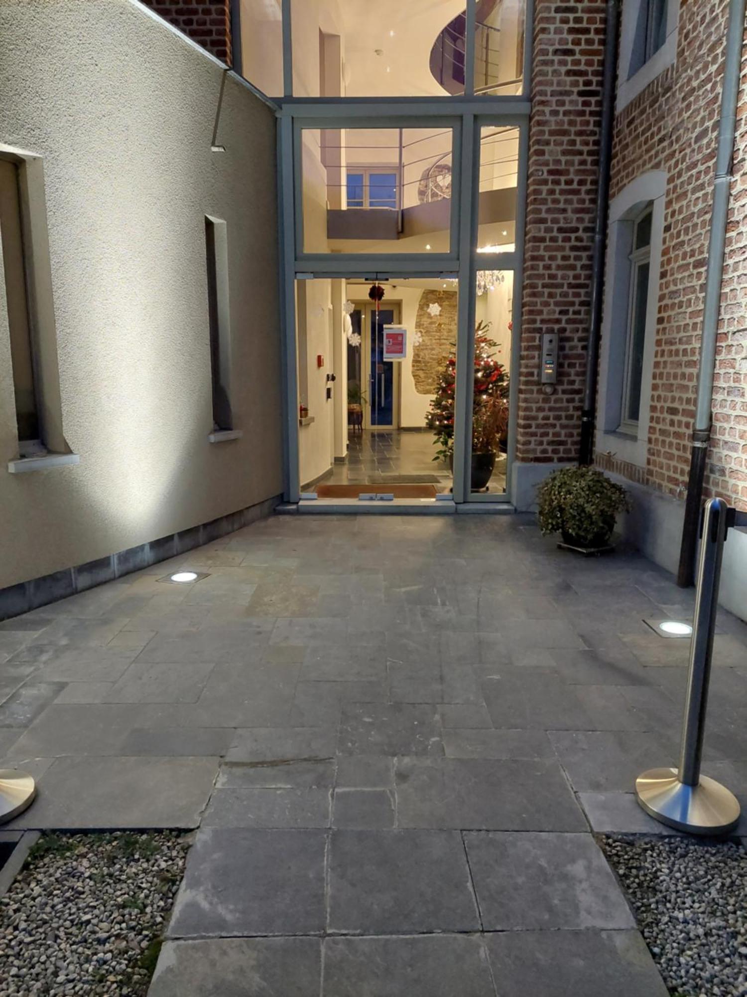 La Chambre Et Le Studio Du Chateau Du Golf De Bernalmont Lieja Exterior foto
