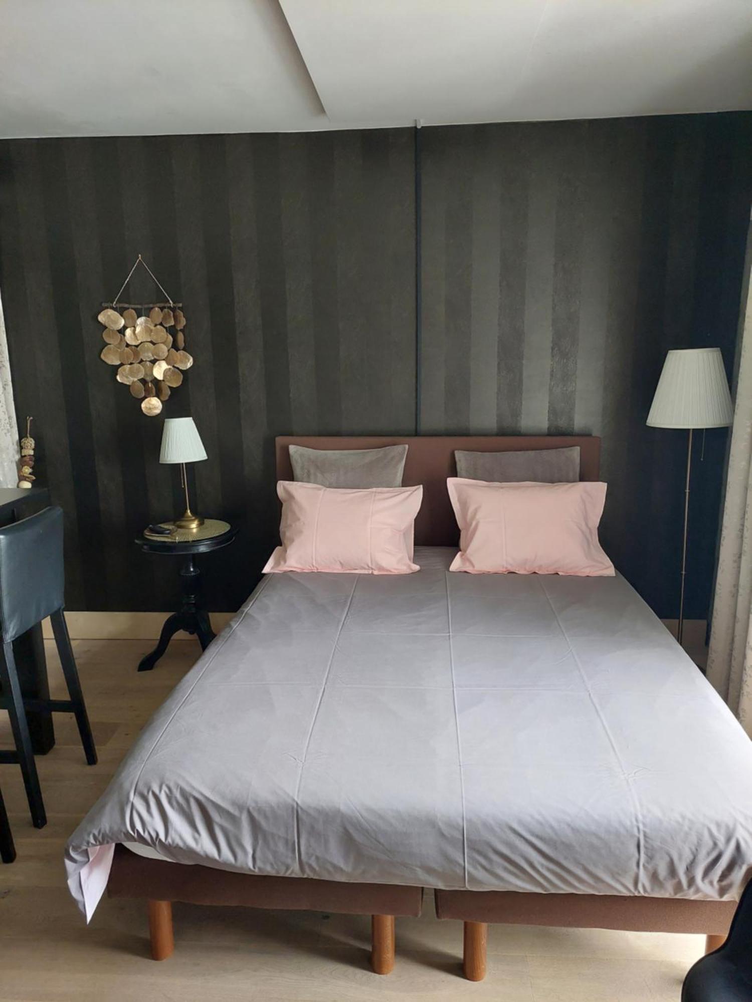 La Chambre Et Le Studio Du Chateau Du Golf De Bernalmont Lieja Exterior foto