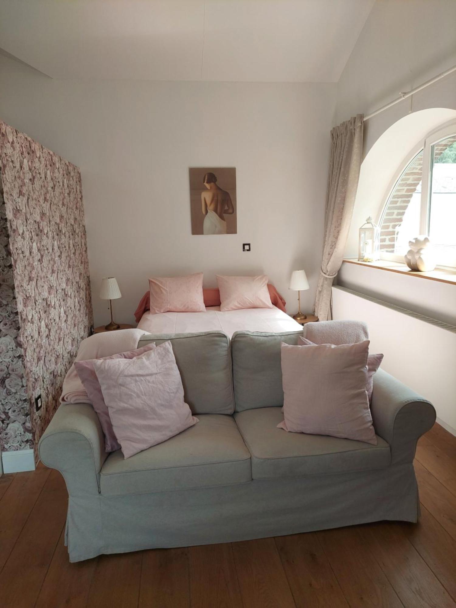 La Chambre Et Le Studio Du Chateau Du Golf De Bernalmont Lieja Exterior foto
