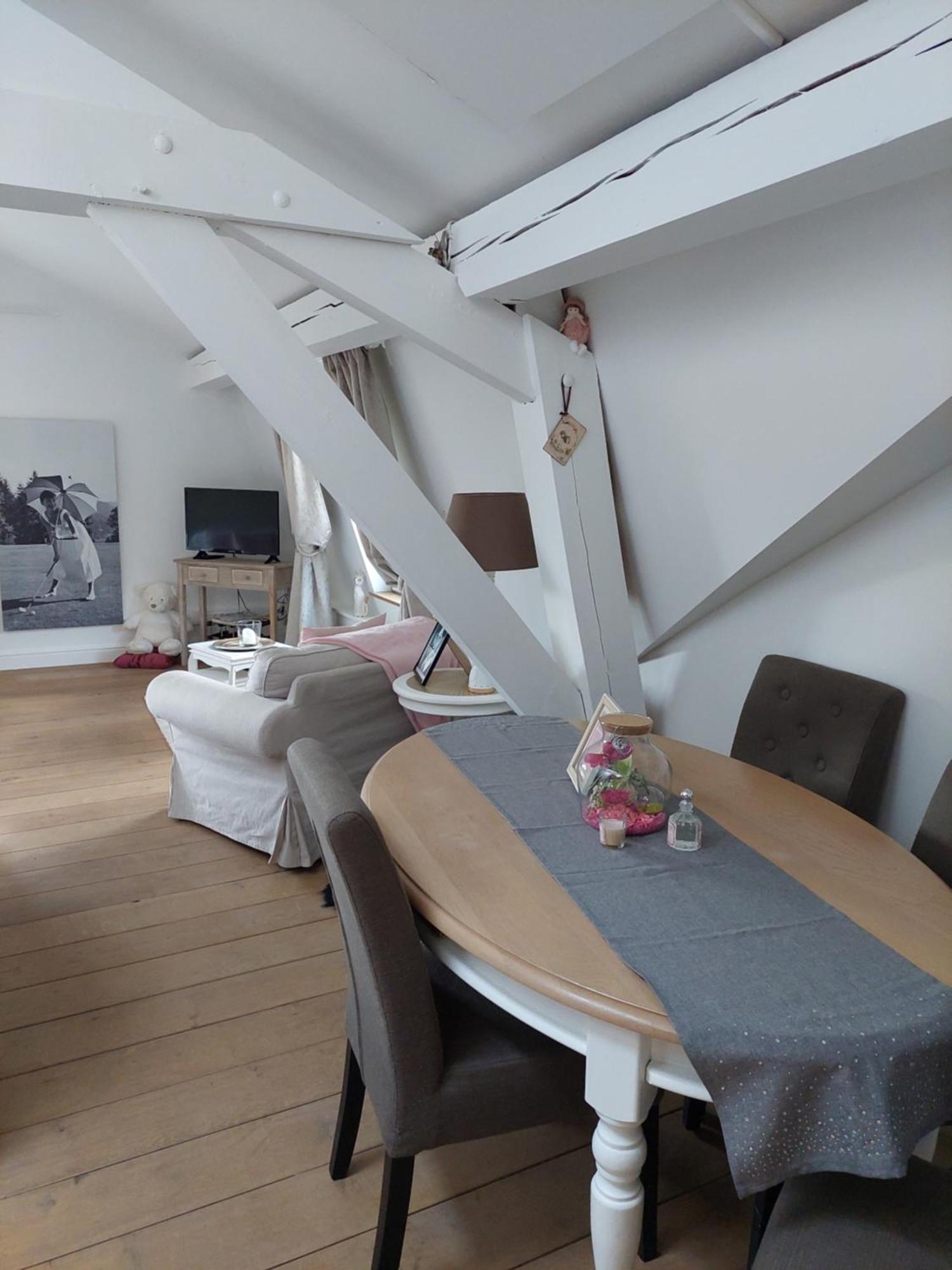 La Chambre Et Le Studio Du Chateau Du Golf De Bernalmont Lieja Habitación foto