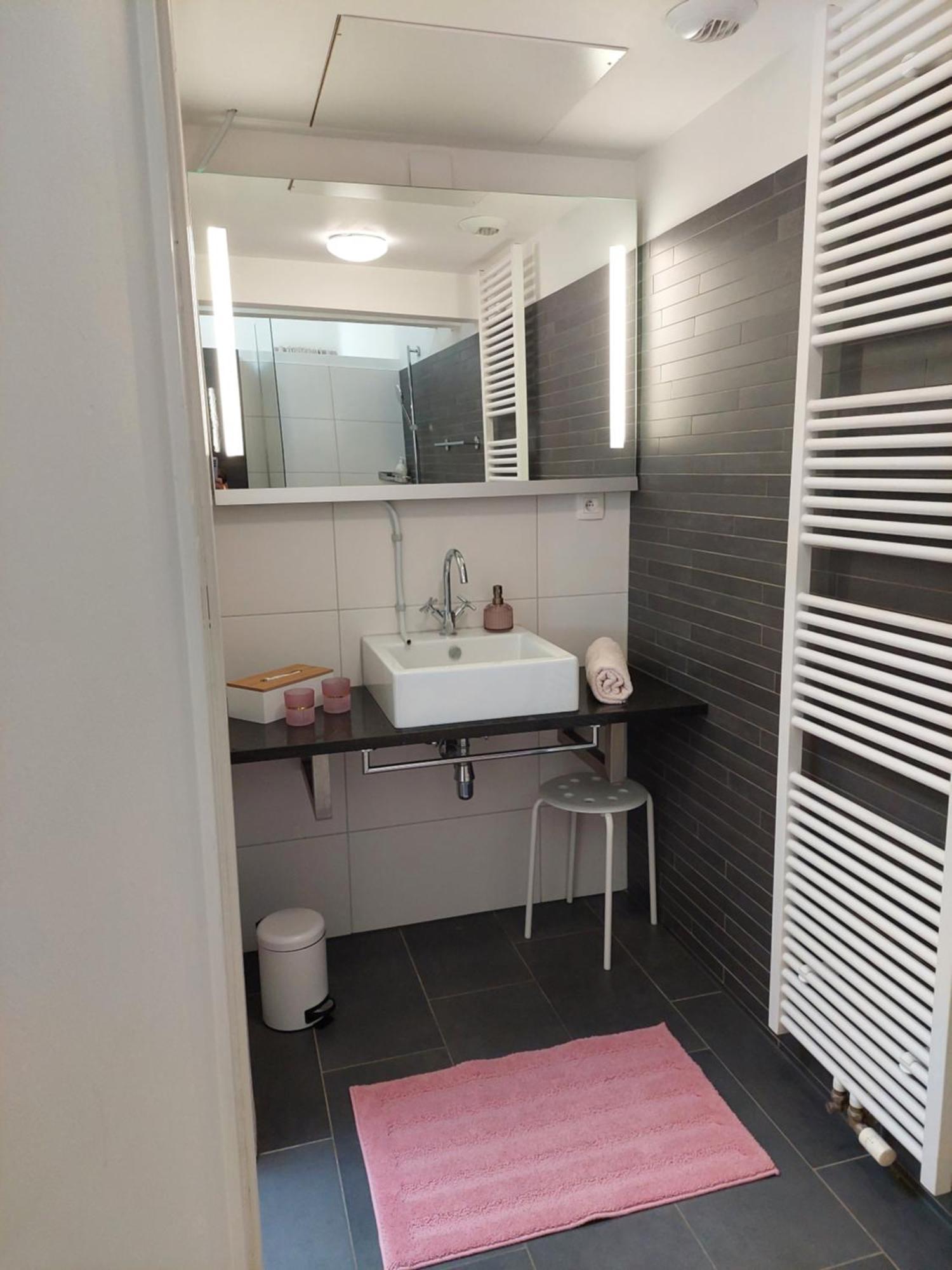 La Chambre Et Le Studio Du Chateau Du Golf De Bernalmont Lieja Habitación foto